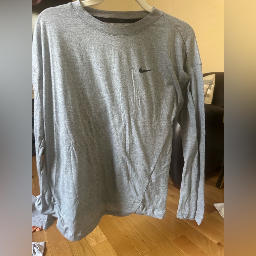 Nike Men's Heather Gray Long Sleeve Tee